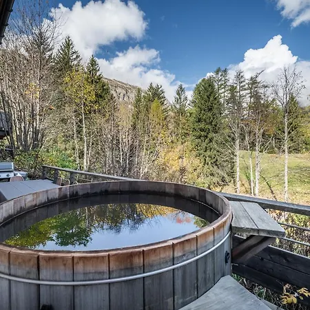 Aman Argentiere - By Emerald