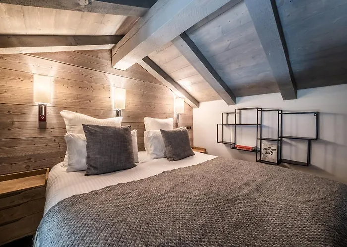 Aman Argentiere - By Emerald Alpstuga *