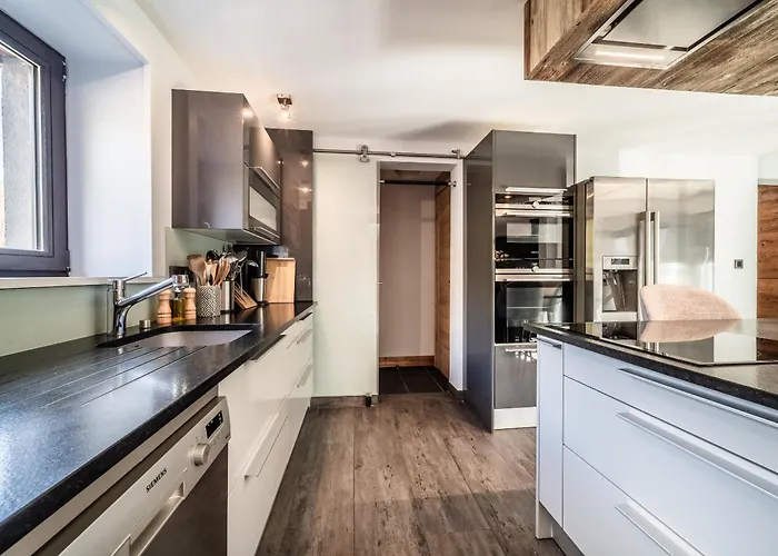 木屋 Aman Argentiere - By Emerald *