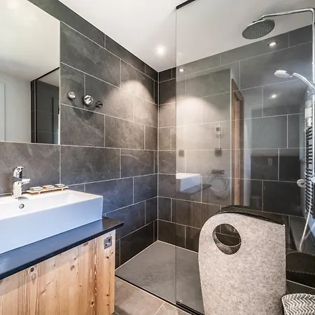 Aman Argentiere - By Emerald