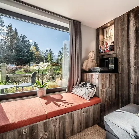 Aman Argentiere - By Emerald *