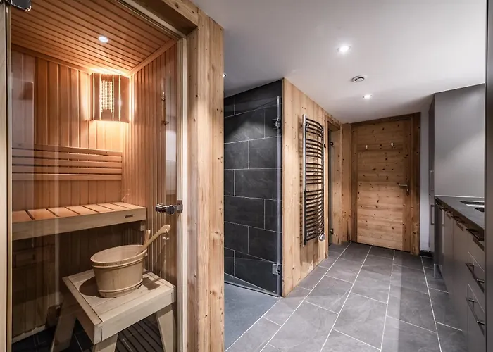 Aman Argentière - By Emerald *